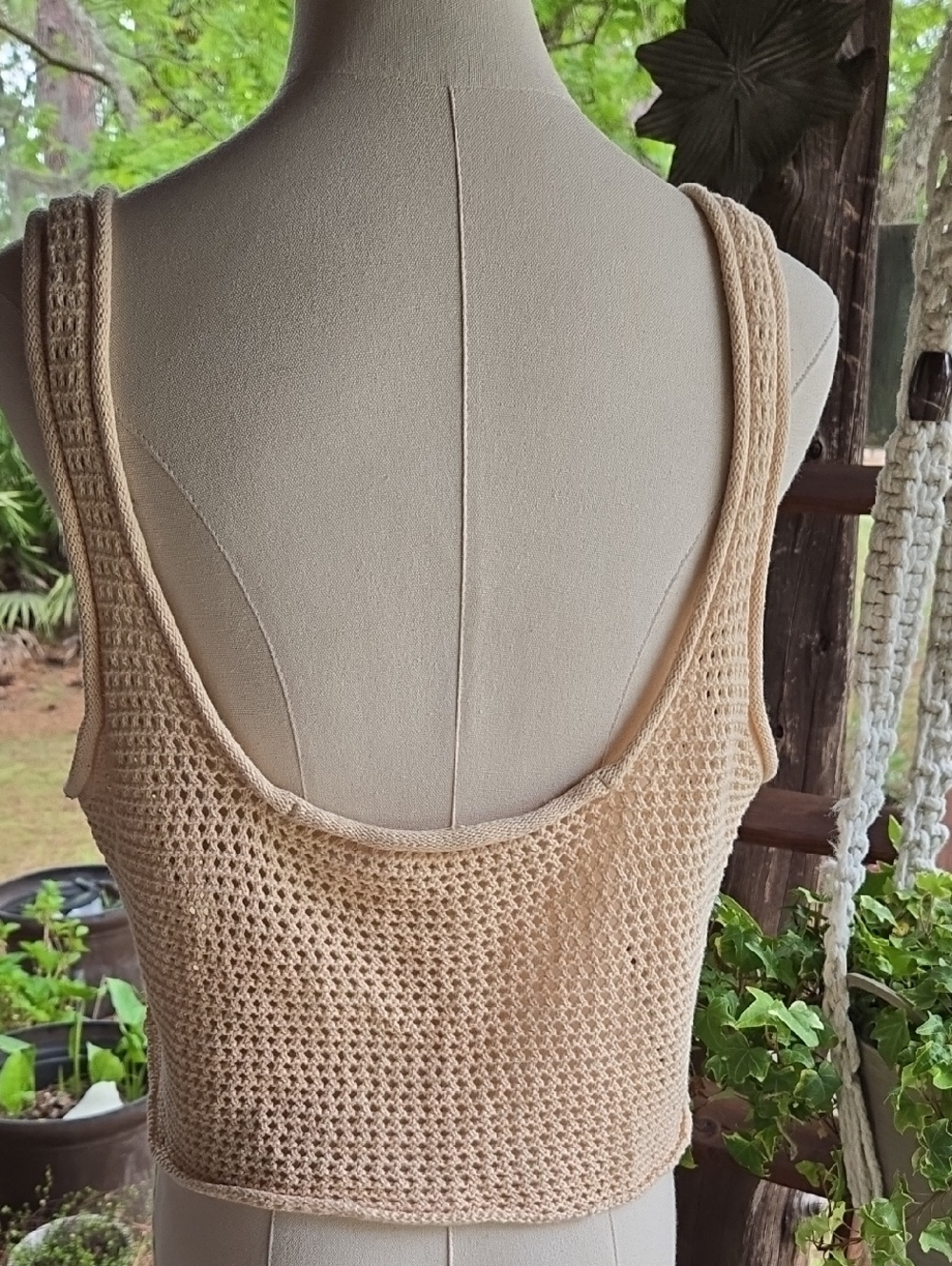 New In Cream Cropped Open Knit Sleeveless Sweater Size Large - Picture 6 of 11